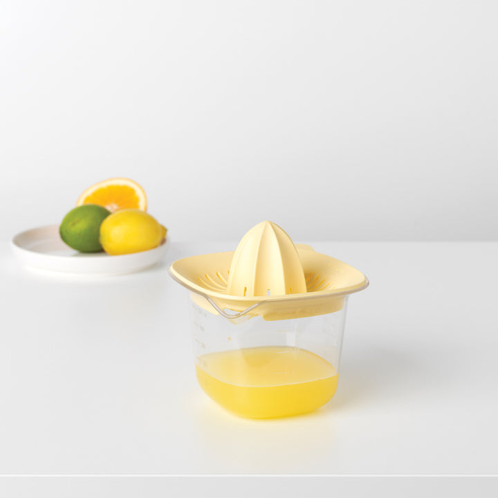 Brabantia Tasty+ 2-IN-1 Measuring Jug & Fruit Juicer