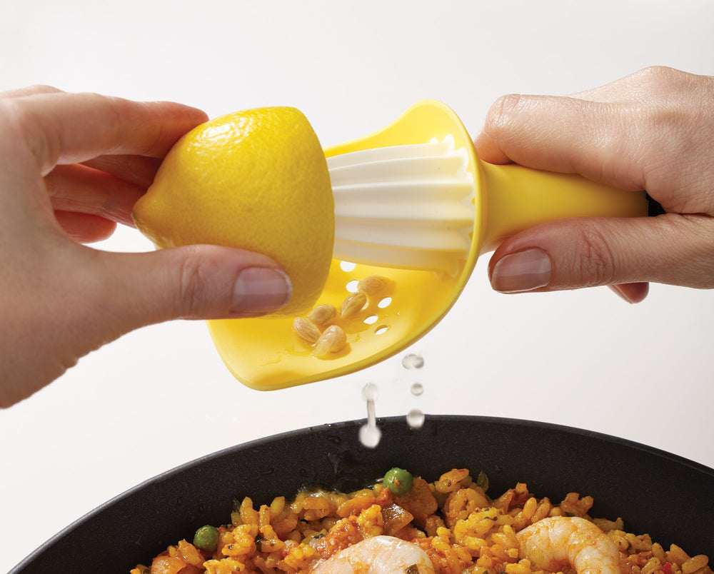 Joseph Joseph Catcher Citrus Reamer 2