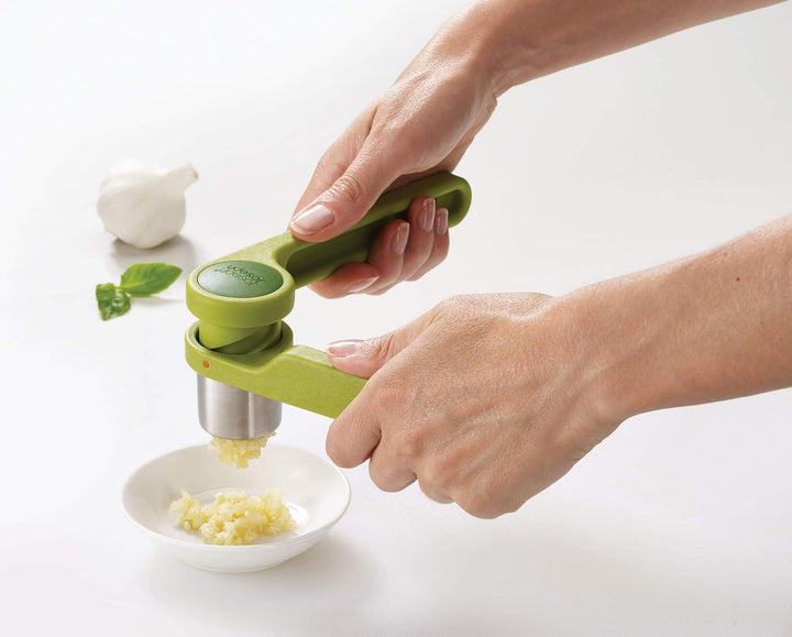 Joseph Joseph Helix Garlic Press 4