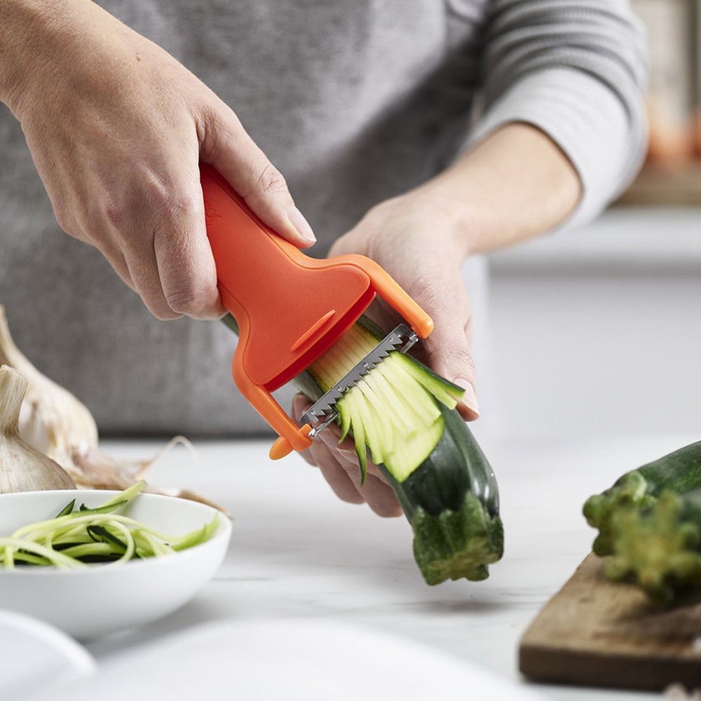 Joseph Joseph Safestore Julienne Peeler Dengan Pengawal Bilah