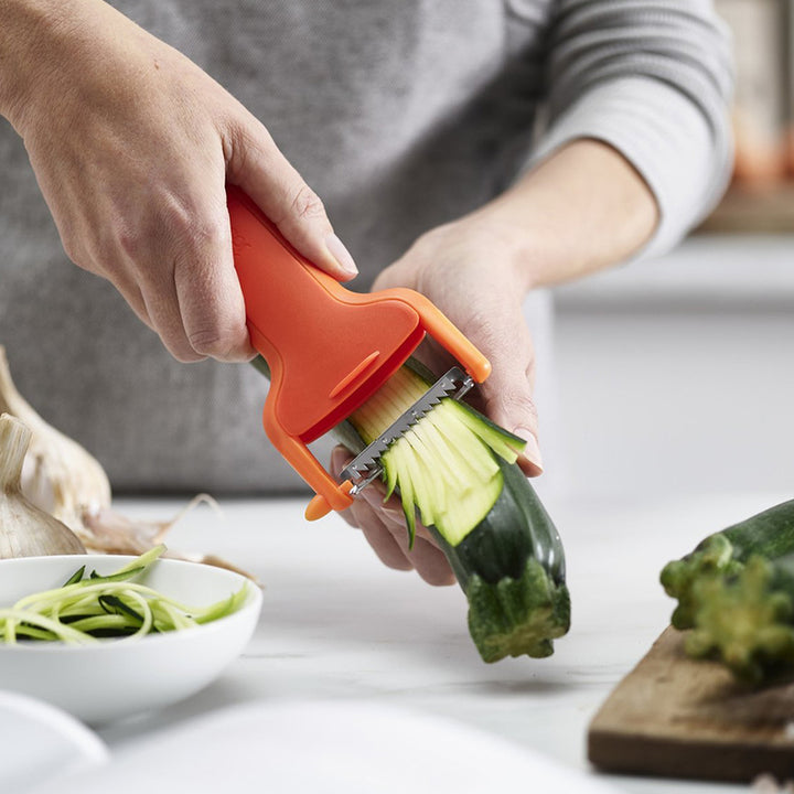 Joseph Joseph Safestore Julienne Peeler Dengan Pengawal Bilah