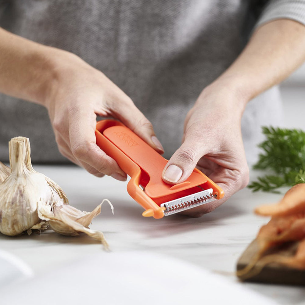 Joseph Joseph Safestore Julienne Peeler Dengan Pengawal Bilah