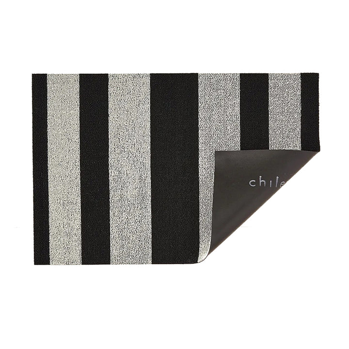 CHILEWICH TerraStrand¬Æ Microban¬Æ Tikar Pintu Jalur Tebal 46 x 71 sm, Hitam/Putih
