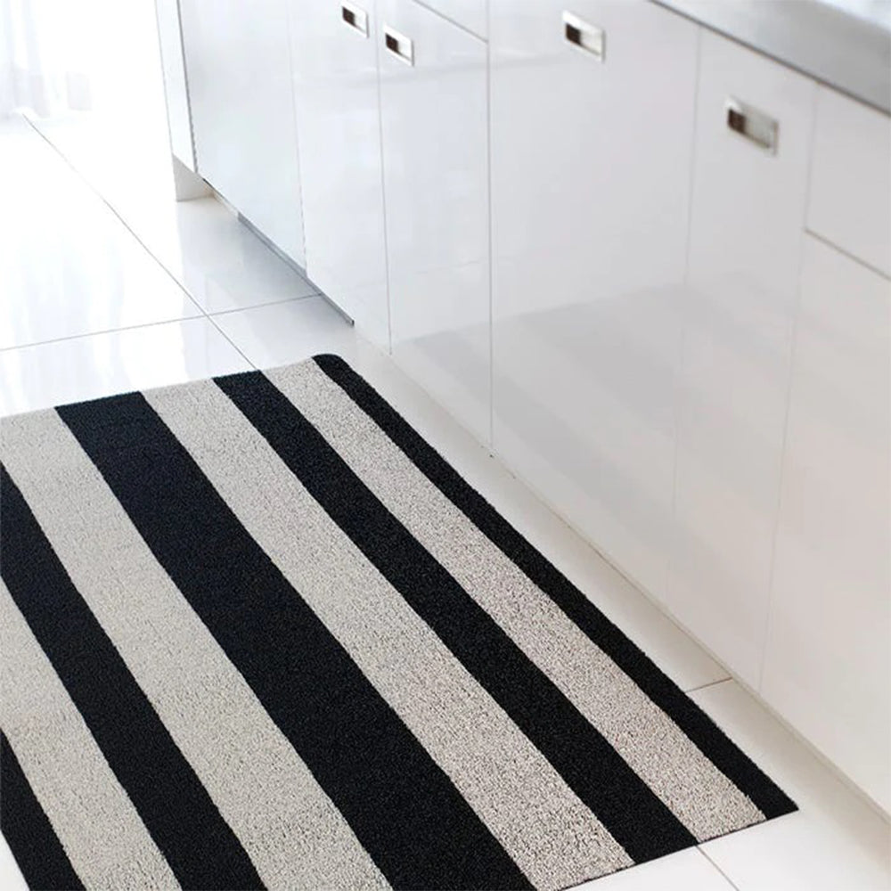 CHILEWICH TerraStrand¬Æ Microban¬Æ Tikar Pintu Jalur Tebal 46 x 71 sm, Hitam/Putih