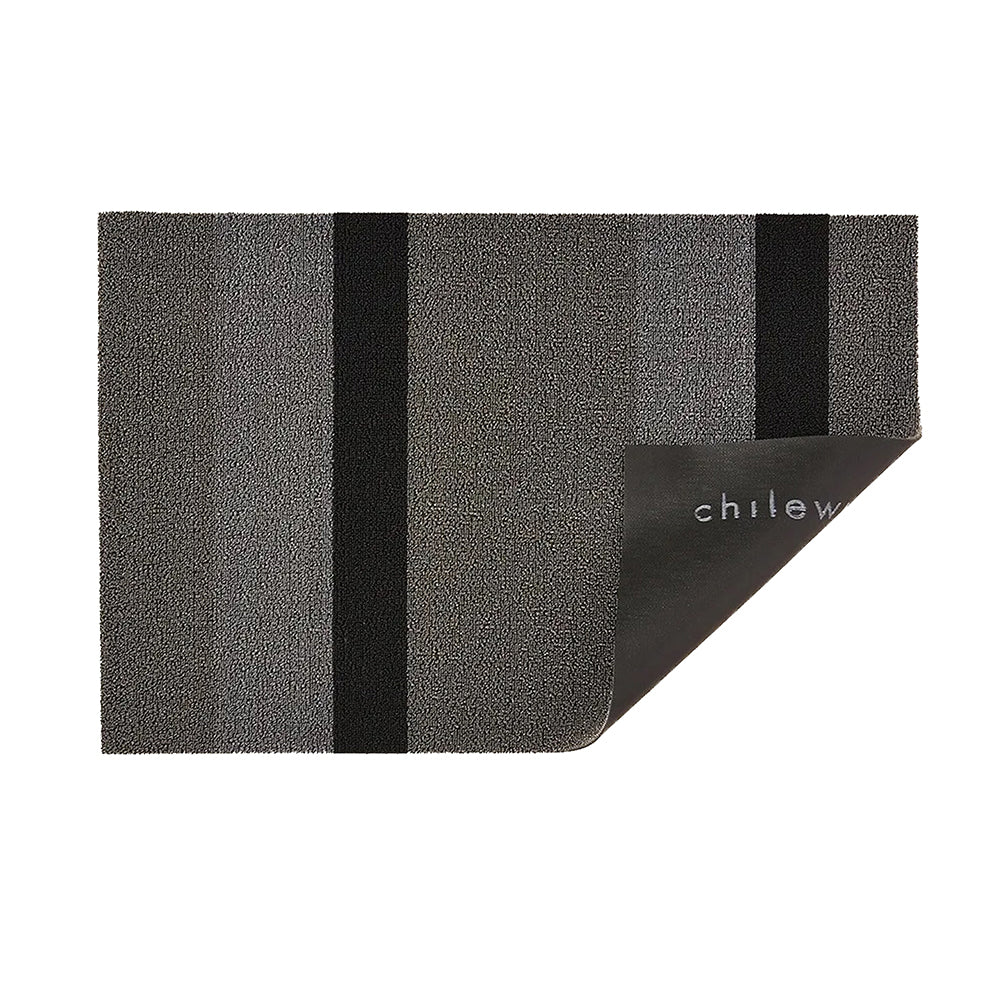 CHILEWICH TerraStrand¬Æ Microban¬Æ Tikar Pintu Jalur Tebal, 46 x 71 sm, Perak/Hitam