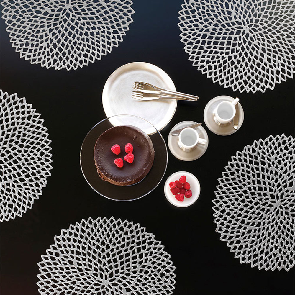 CHILEWICH TerraStrand Microban Dahlia Moulded Table Mat 36 x 38 cm, Silver