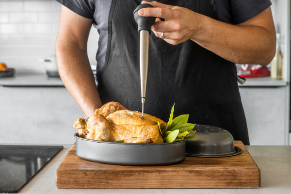 MASTERCLASS Covered Roasting Pan 27X21X10Cm - Non-Stick Carbon Steel
